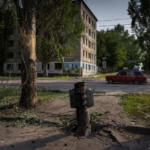 Hai thành phố Ukraine thành rốn hỏa lực của pháo binh Nga